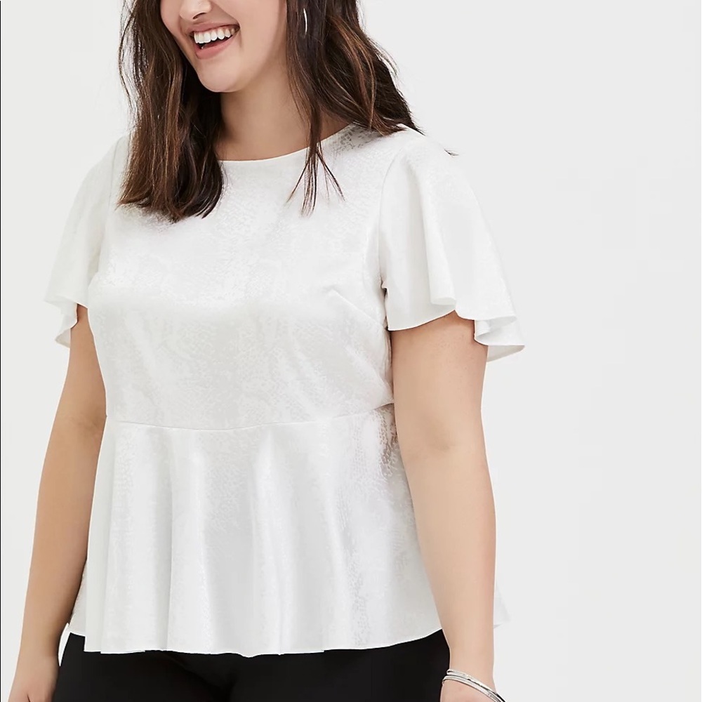 NWT Torrid White Jacquard Mixed Animal Print Blouse